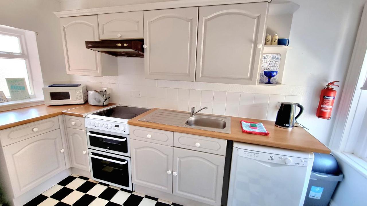 Beachcomber Holiday Apartments Суонидж Екстериор снимка