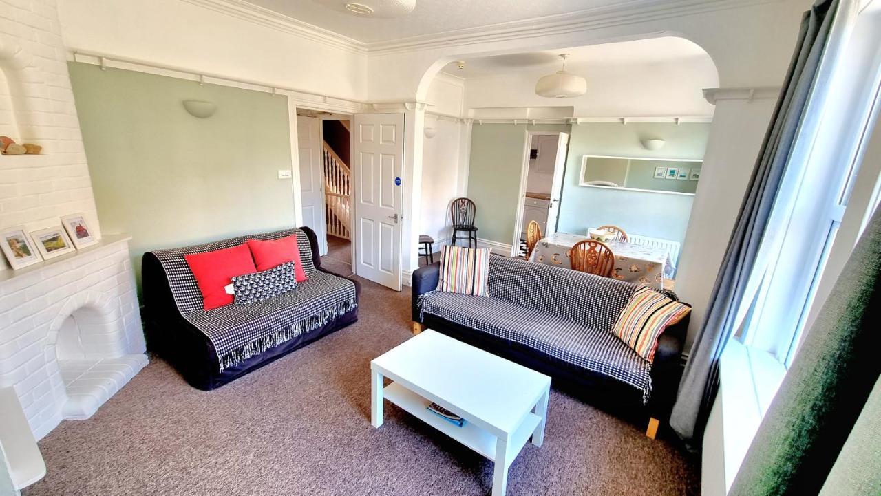 Beachcomber Holiday Apartments Суонидж Екстериор снимка