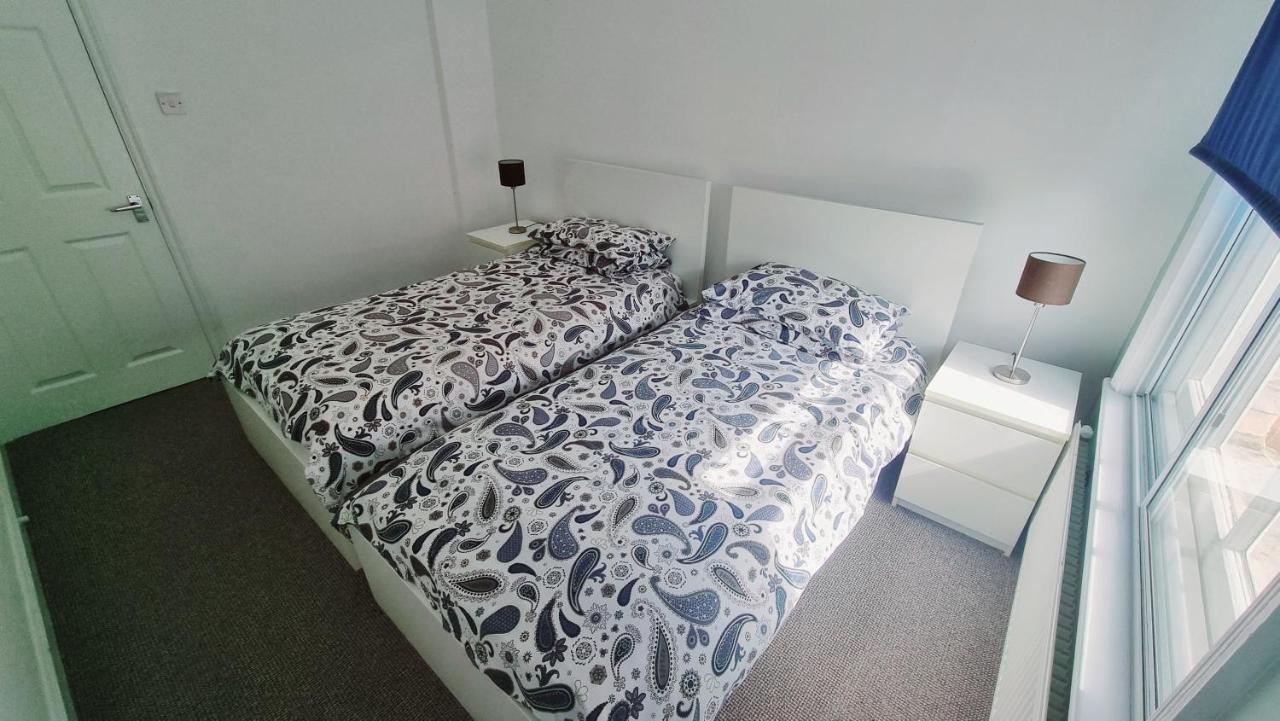 Beachcomber Holiday Apartments Суонидж Екстериор снимка