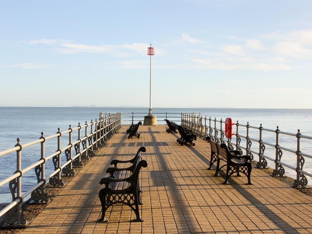 Beachcomber Holiday Apartments Суонидж Екстериор снимка