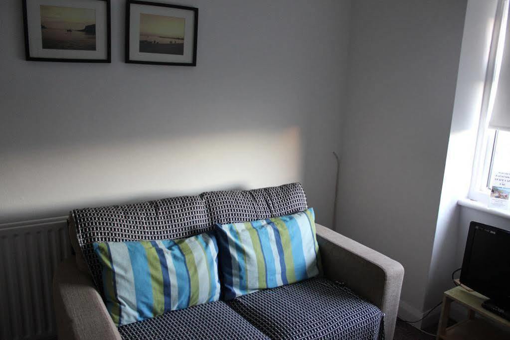Beachcomber Holiday Apartments Суонидж Екстериор снимка